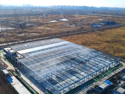 中建六局（中建丝路）承建的天津市希卓斯贝克玛天津生产基地项目完成钢结构主体安装